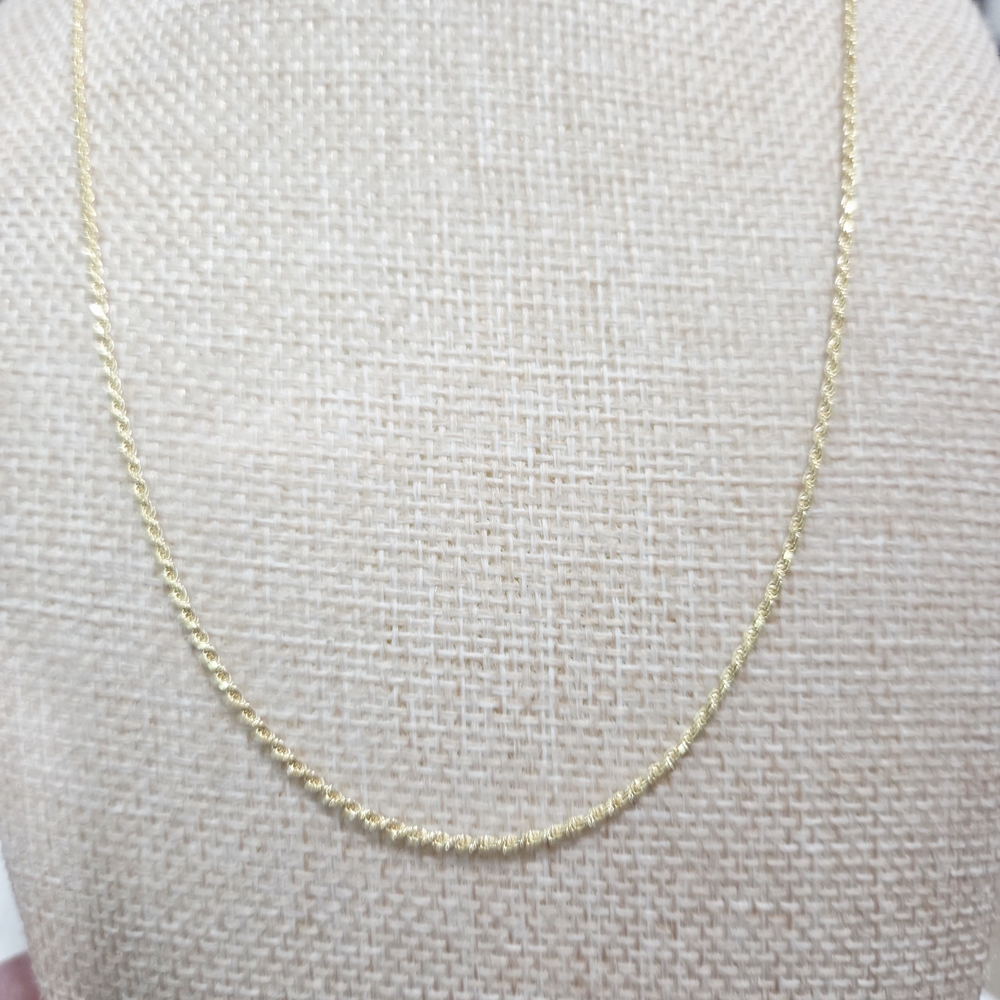 Elegant Gold Chain Necklace